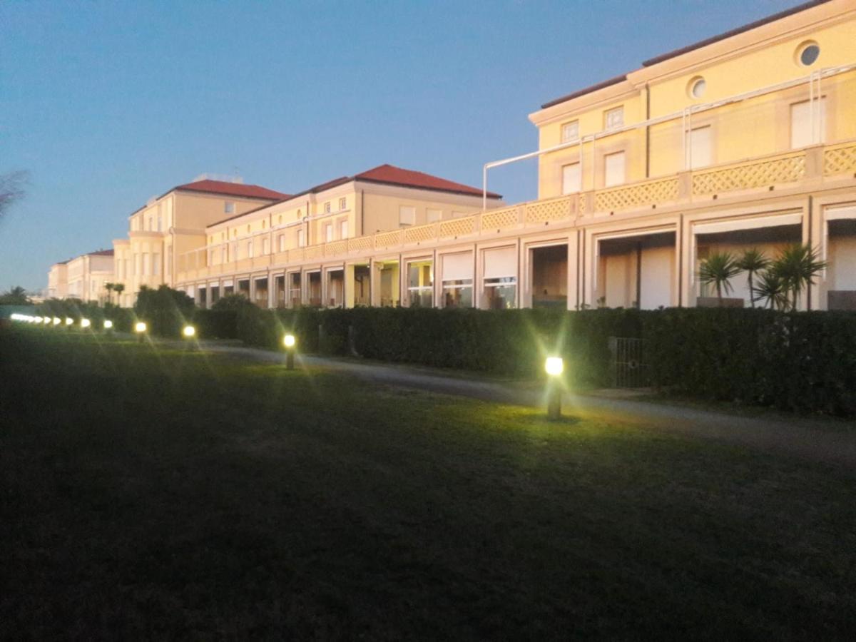Sea Beach Relax Tirrenia Exterior foto