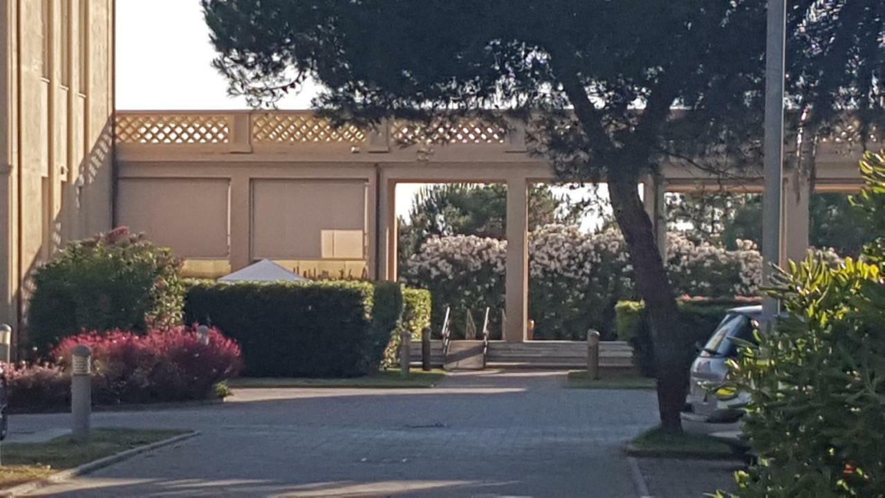 Sea Beach Relax Tirrenia Exterior foto
