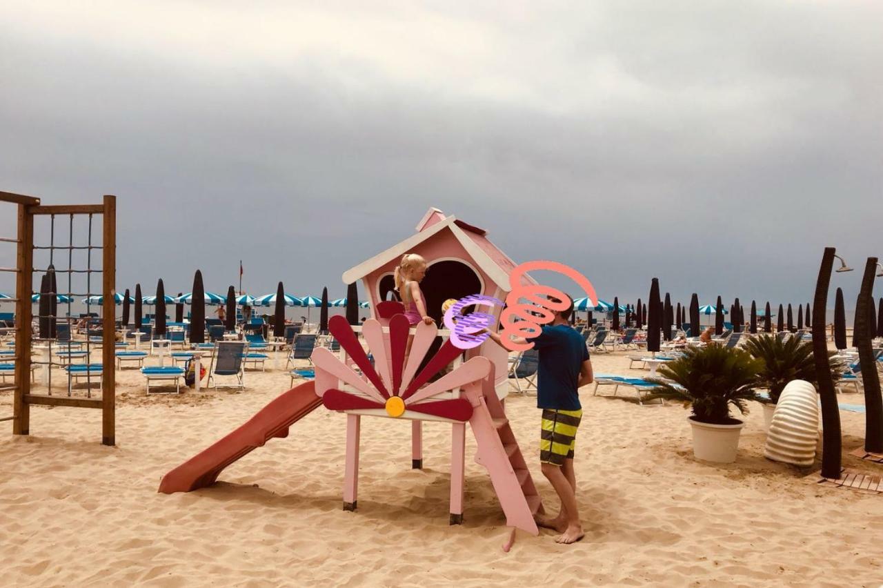 Sea Beach Relax Tirrenia Exterior foto