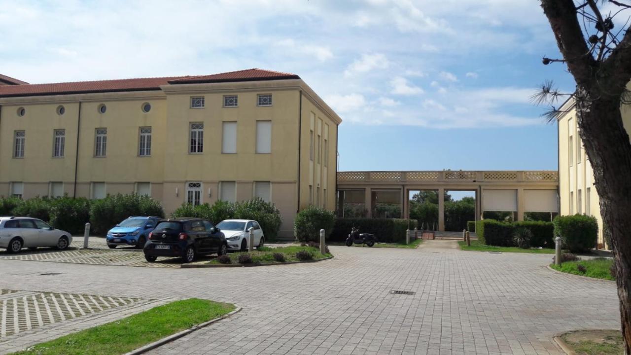 Sea Beach Relax Tirrenia Exterior foto